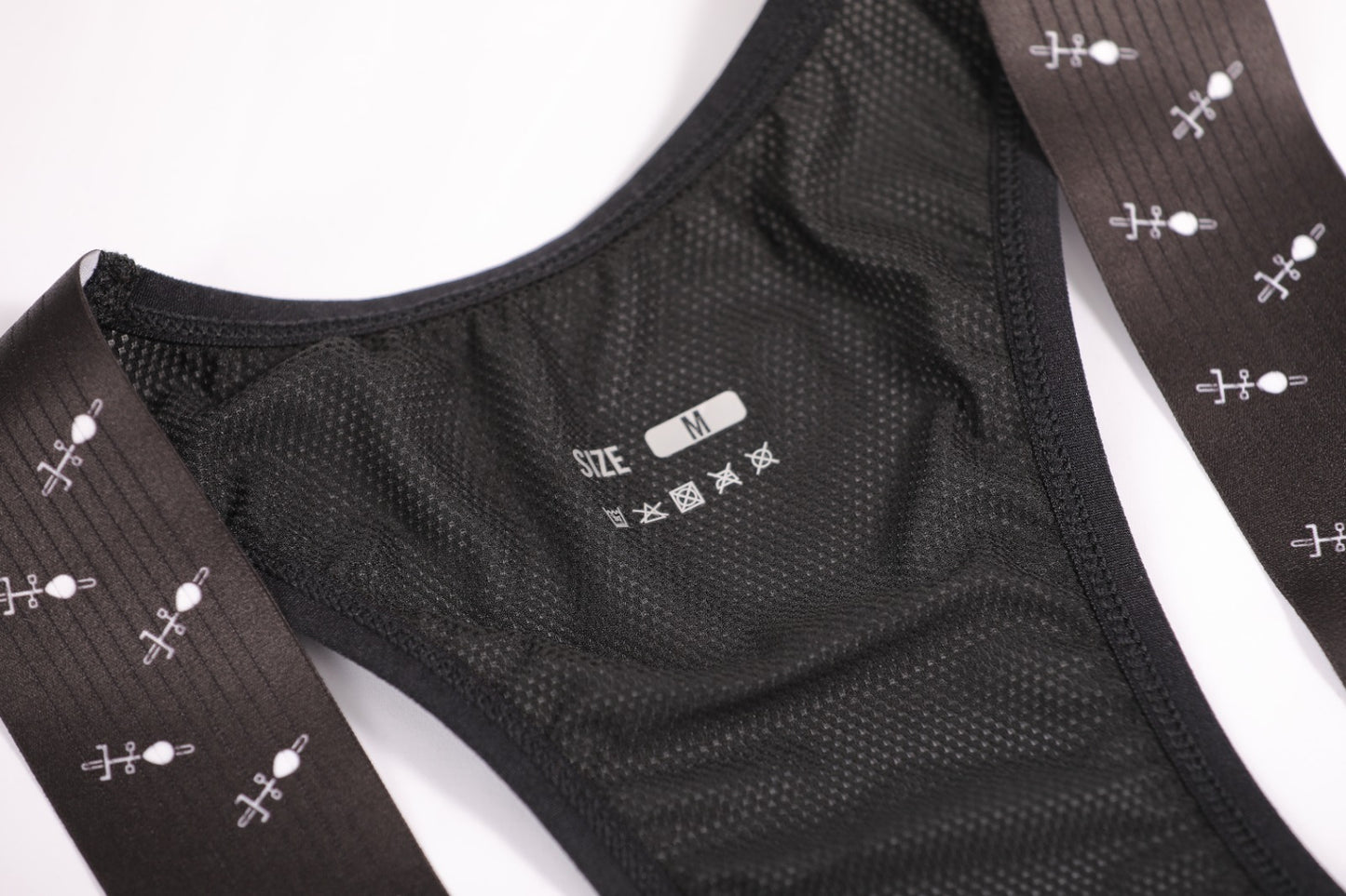 Close up wash label cargo bib shorts - Lyvo Cycling